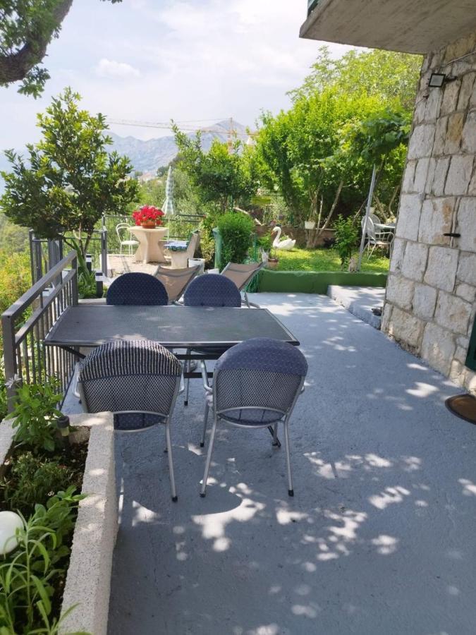 Apartments Mare - 150 M From Beach Brela Extérieur photo