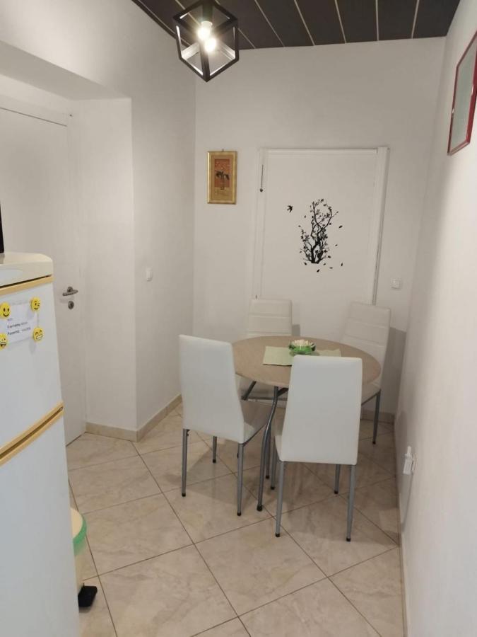 Apartments Mare - 150 M From Beach Brela Extérieur photo