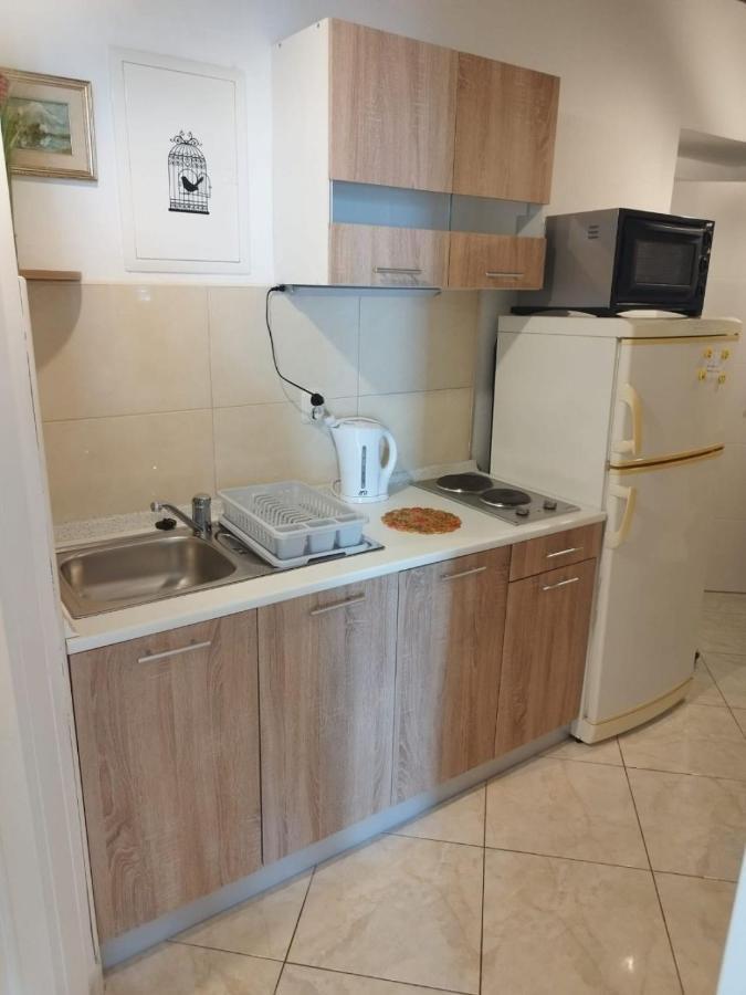 Apartments Mare - 150 M From Beach Brela Extérieur photo