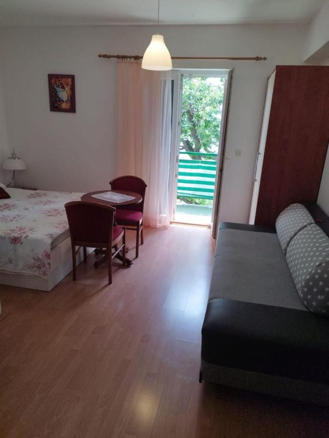 Apartments Mare - 150 M From Beach Brela Extérieur photo