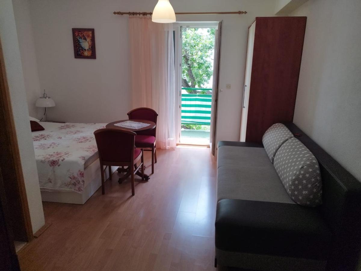 Apartments Mare - 150 M From Beach Brela Extérieur photo