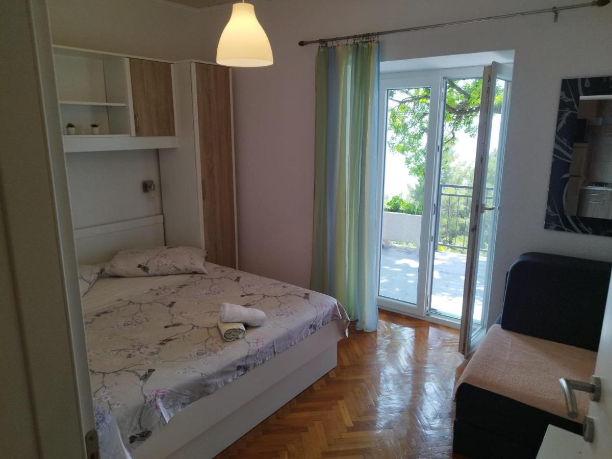 Apartments Mare - 150 M From Beach Brela Extérieur photo